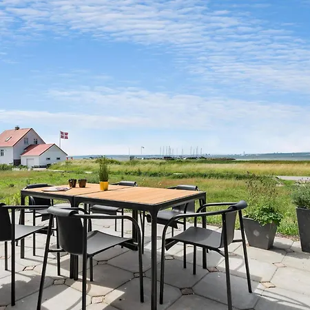 Holiday home Stunning In With Kitchen *