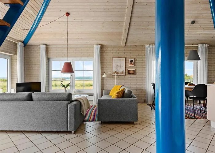 Stunning In With Kitchen Holiday home *