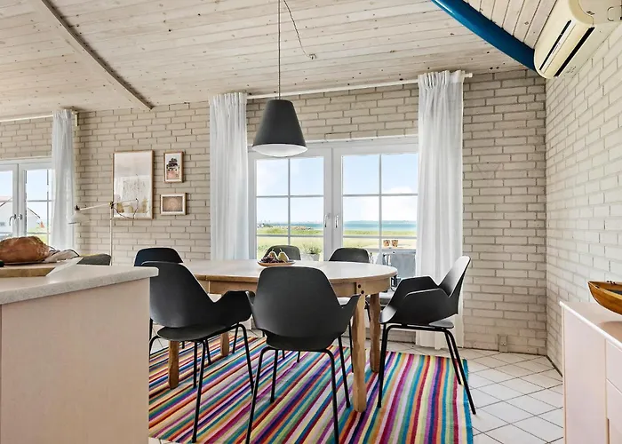 Stunning In With Kitchen *