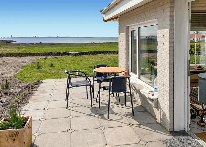 Holiday home Stunning In With Kitchen
